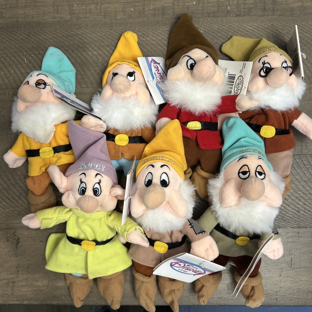 NWT NOS Vintage Disney Store Seven Dwarfs 7 Dwarf Rare Full Set Plush W/Tags